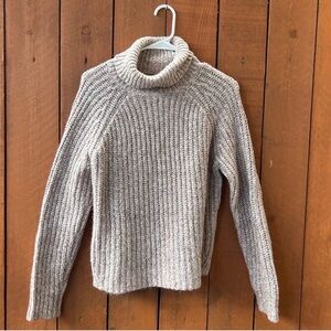 ABERCROMBIE & FITCH Turtleneck Sweater Top Women’s Small in Heathered Gray Pink